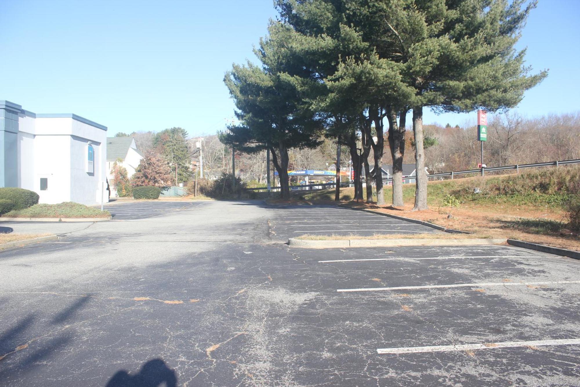 Regency Inn & Suites New London Mystic Exterior photo