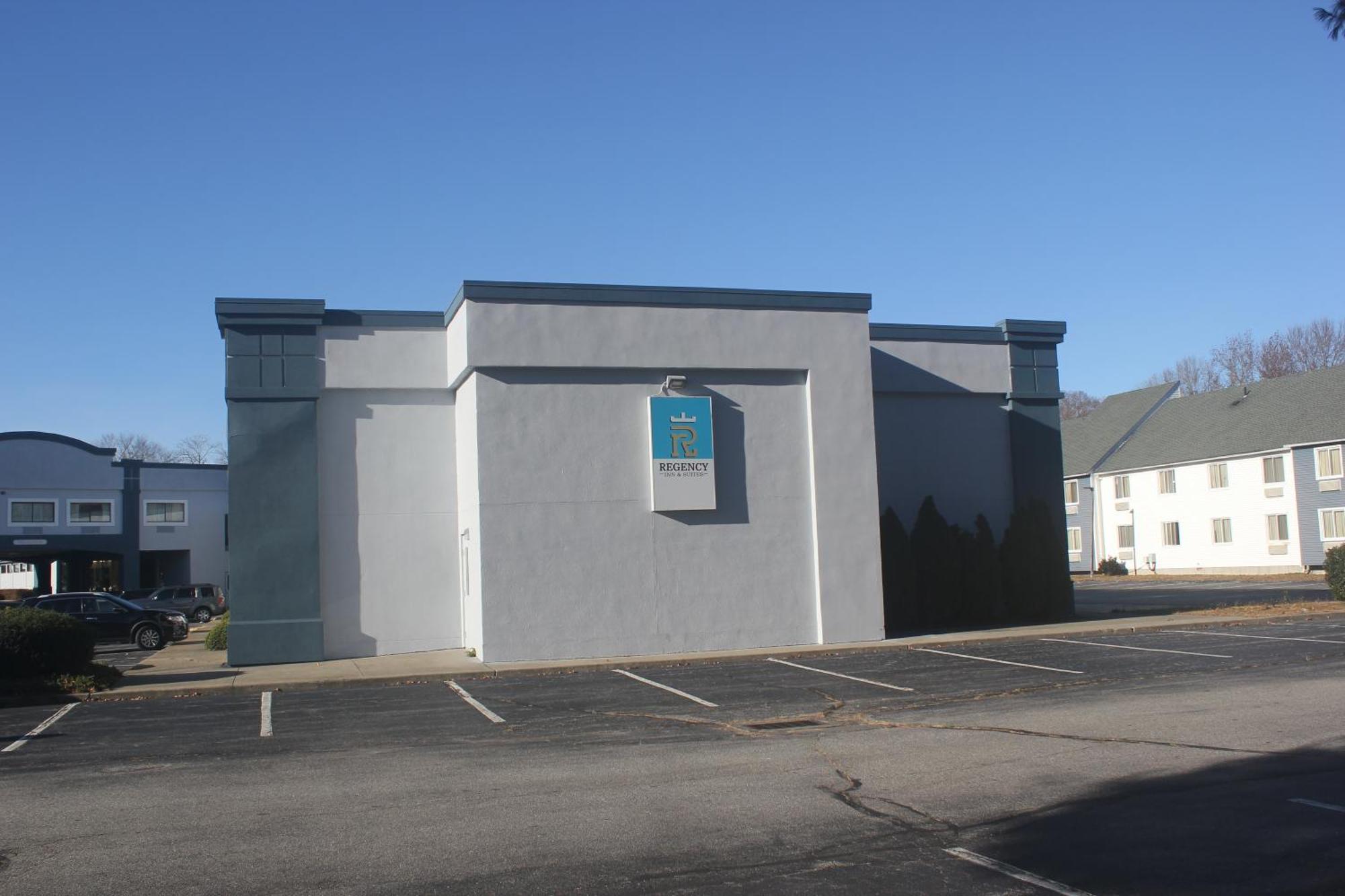 Regency Inn & Suites New London Mystic Exterior photo